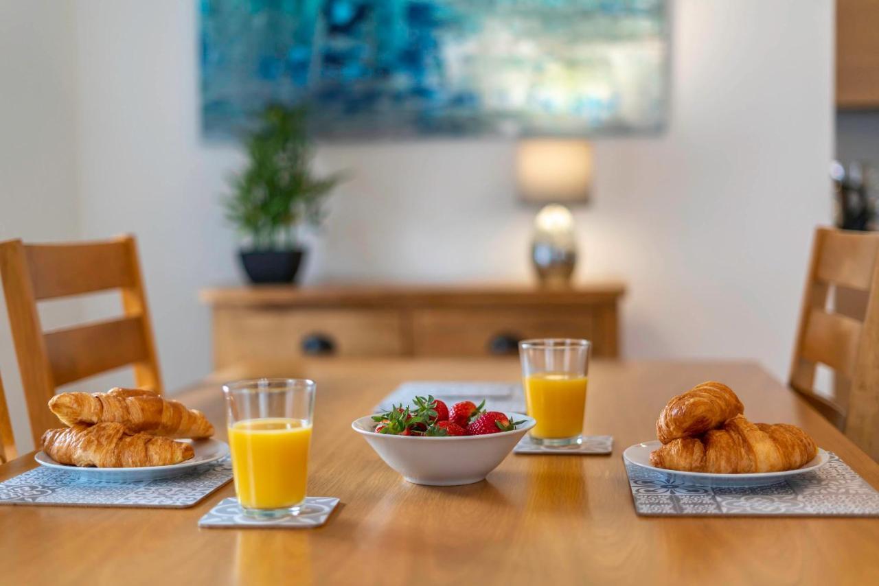The Augustine - Modern Two Bed Ground Floor Apartment With Parking Canterbury Dış mekan fotoğraf