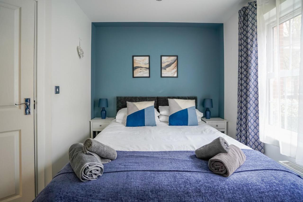 The Augustine - Modern Two Bed Ground Floor Apartment With Parking Canterbury Dış mekan fotoğraf